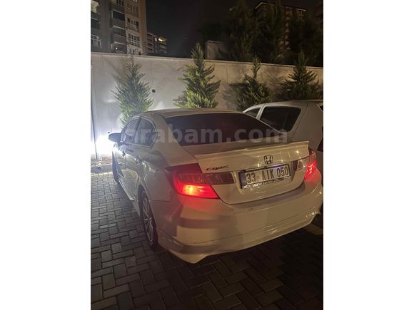 Sahibinden Honda Civic 1.6i VTEC Premium 2013 Model 