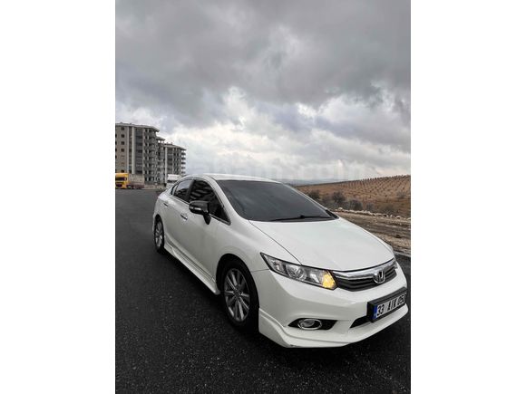 Sahibinden Honda Civic 1.6i VTEC Premium 2013 Model 