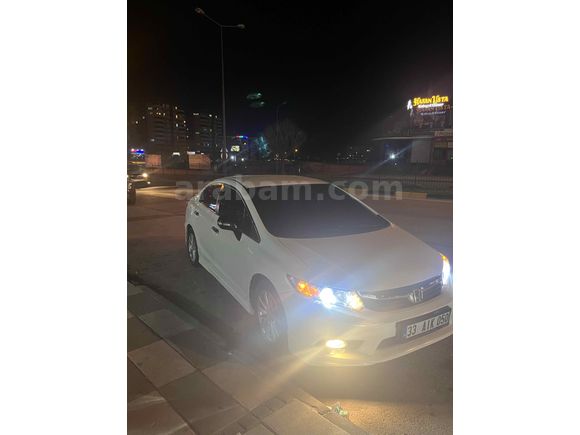 Sahibinden Honda Civic 1.6i VTEC Premium 2013 Model 