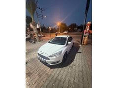 Sahibinden Ford Focus 1.6 TDCi Trend X 2015 Model  244.000 km Beyaz