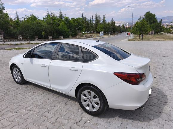 Akademisyenden Opel Astra 1.4 T Edition Plus 2019 Model 