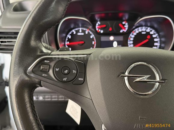 2023 MODEL HATASIZ BOYASIZ OTOMATİK OPEL COMBO 1.5 D ULTİMATE