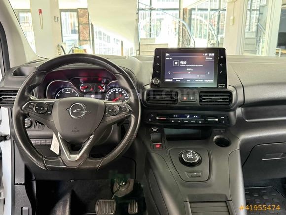 2023 MODEL HATASIZ BOYASIZ OTOMATİK OPEL COMBO 1.5 D ULTİMATE