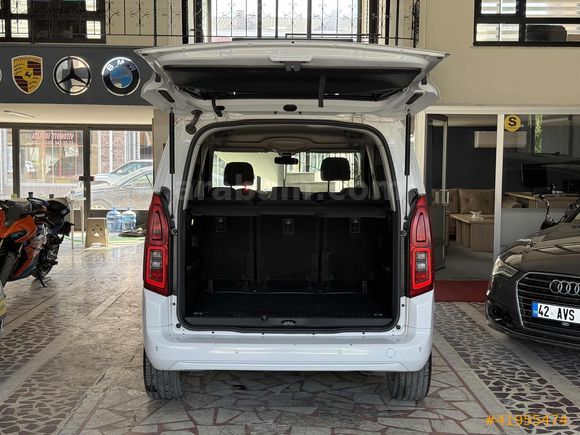 2023 MODEL HATASIZ BOYASIZ OTOMATİK OPEL COMBO 1.5 D ULTİMATE