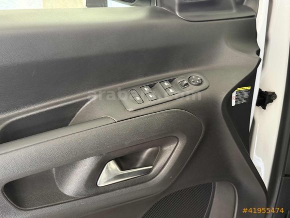 2023 MODEL HATASIZ BOYASIZ OTOMATİK OPEL COMBO 1.5 D ULTİMATE