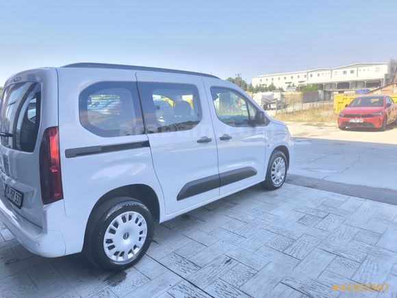 2025 HATASIZ GARANTİLİ 17 BİN KM OPEL COMBO %20 TAM FATURA