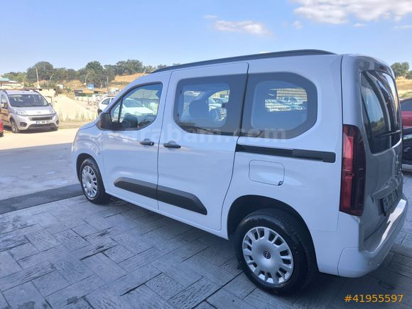 2025 HATASIZ GARANTİLİ 17 BİN KM OPEL COMBO %20 TAM FATURA