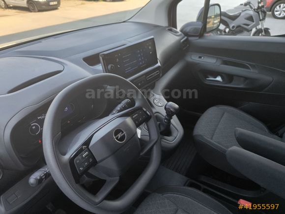2025 HATASIZ GARANTİLİ 17 BİN KM OPEL COMBO %20 TAM FATURA
