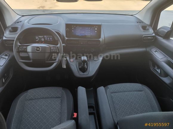 2025 HATASIZ GARANTİLİ 17 BİN KM OPEL COMBO %20 TAM FATURA