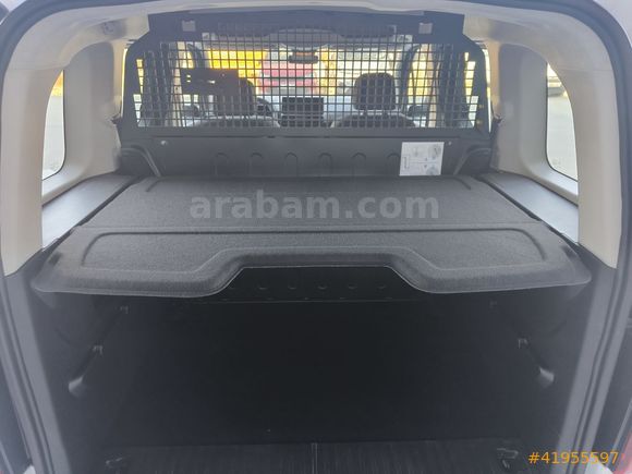 2025 HATASIZ GARANTİLİ 17 BİN KM OPEL COMBO %20 TAM FATURA