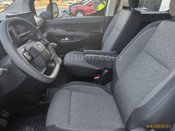 2025 HATASIZ GARANTİLİ 17 BİN KM OPEL COMBO %20 TAM FATURA