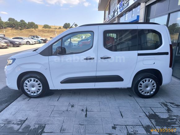 2025 HATASIZ GARANTİLİ 17 BİN KM OPEL COMBO %20 TAM FATURA