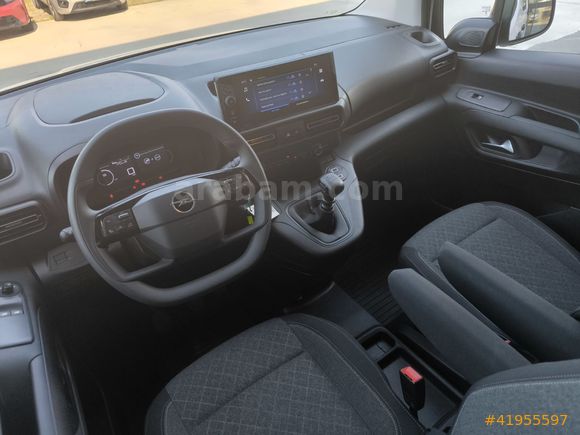 2025 HATASIZ GARANTİLİ 17 BİN KM OPEL COMBO %20 TAM FATURA