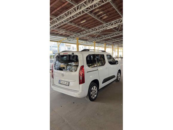 Sahibinden Hatasız Opel Combo 
1.5 CDTI Elegance 2022 Model 