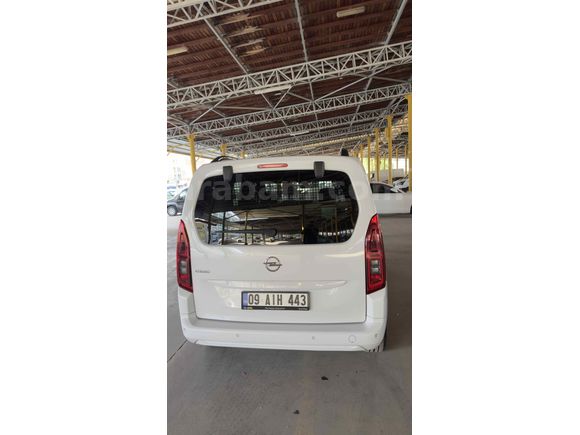 Sahibinden Hatasız Opel Combo 
1.5 CDTI Elegance 2022 Model 