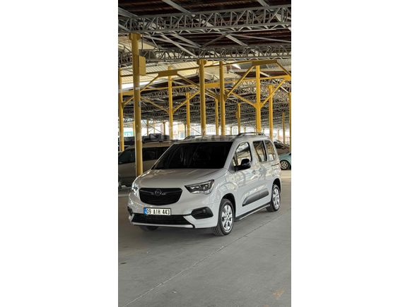 Sahibinden Hatasız Opel Combo 
1.5 CDTI Elegance 2022 Model 