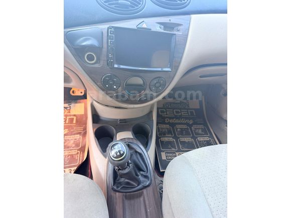 Sahibinden Ford Focus 1.6 Ghia 2002 Model