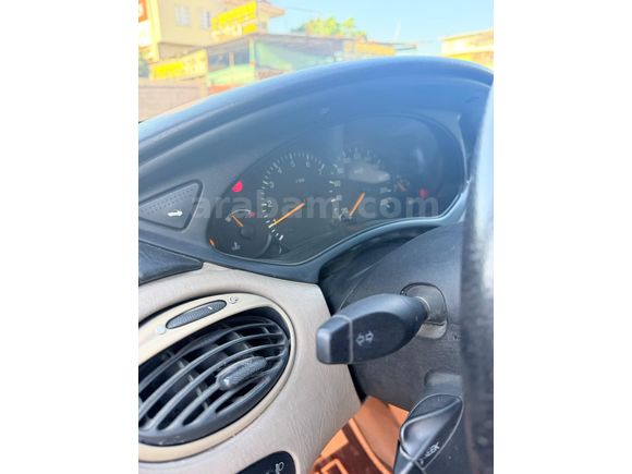 Sahibinden Ford Focus 1.6 Ghia 2002 Model