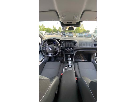 Sahibinden Renault Megane 1.3 TCe Touch 2025 Model 