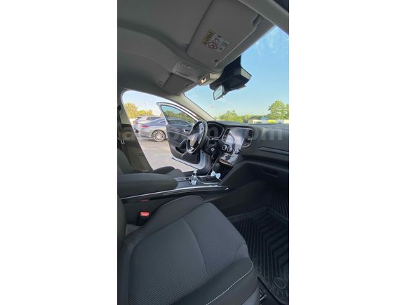 Sahibinden Renault Megane 1.3 TCe Touch 2025 Model 