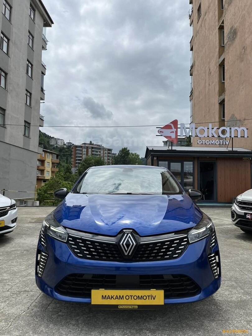 Galeriden Renault Clio 1.0 TCe Evolution 2024 Model Rize 82.000 km Mavi 2