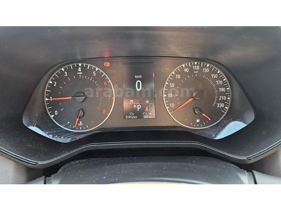 Sahibinden, Temiz, 2023 Model Kırmızı Clio