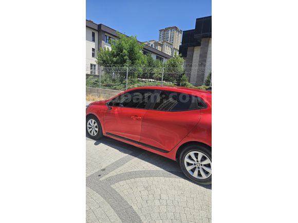 Sahibinden, Temiz, 2023 Model Kırmızı Clio