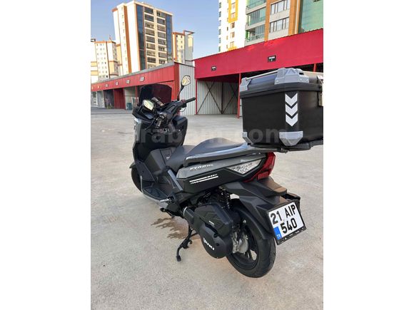 B EHLİYETİ ile KULLANILABİLİR Yuki T9 Strom Maxi 125 