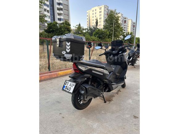 B EHLİYETİ ile KULLANILABİLİR Yuki T9 Strom Maxi 125 