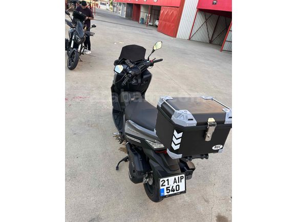 B EHLİYETİ ile KULLANILABİLİR Yuki T9 Strom Maxi 125 