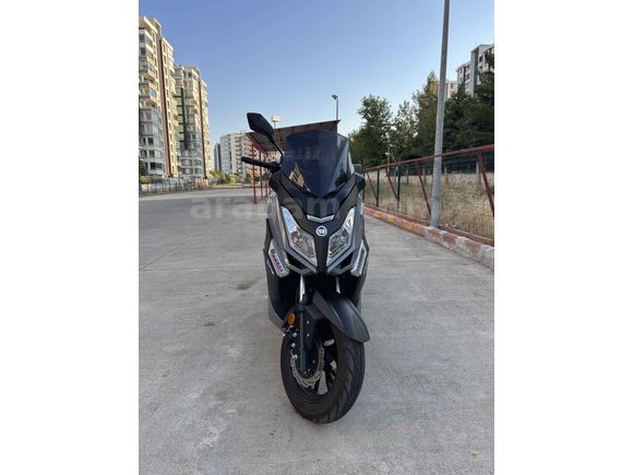 B EHLİYETİ ile KULLANILABİLİR Yuki T9 Strom Maxi 125 