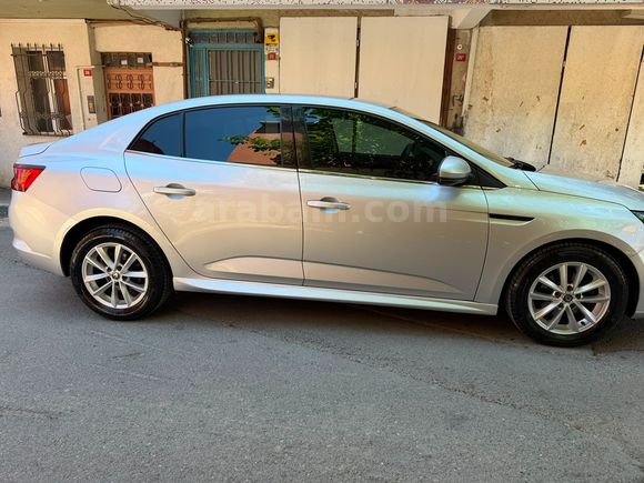 2020  RENAULT BLUE TOUCH EDC