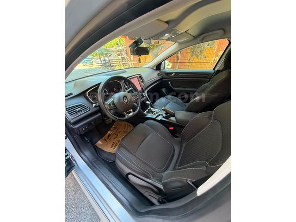 2020  RENAULT BLUE TOUCH EDC