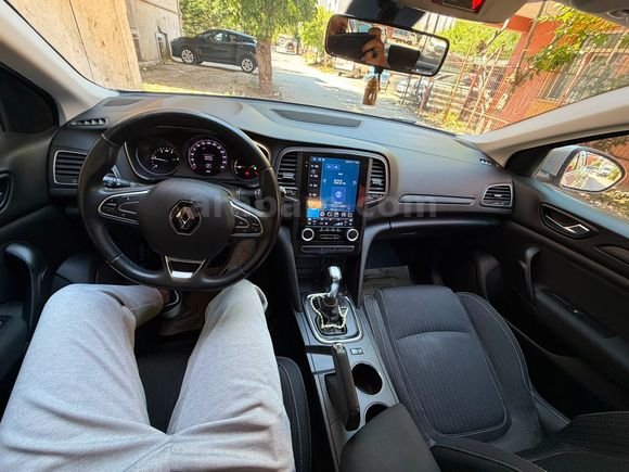 2020  RENAULT BLUE TOUCH EDC