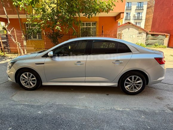 2020  RENAULT BLUE TOUCH EDC