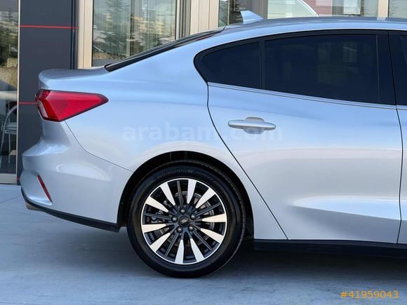 =ESCET CEYLAN OTO PLAZA=2024 MODEL FORD FOCUS