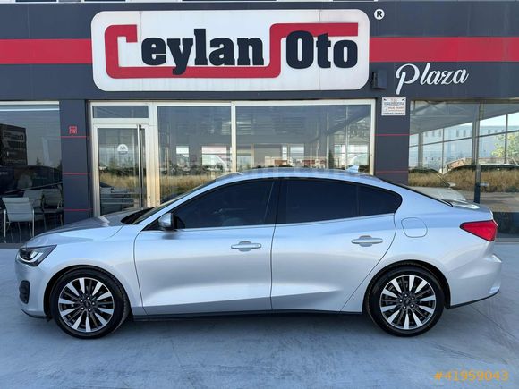 =ESCET CEYLAN OTO PLAZA=2024 MODEL FORD FOCUS