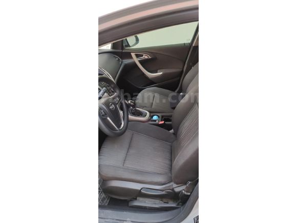 Opel Astra memurdan )