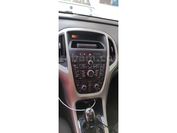 Opel Astra memurdan )