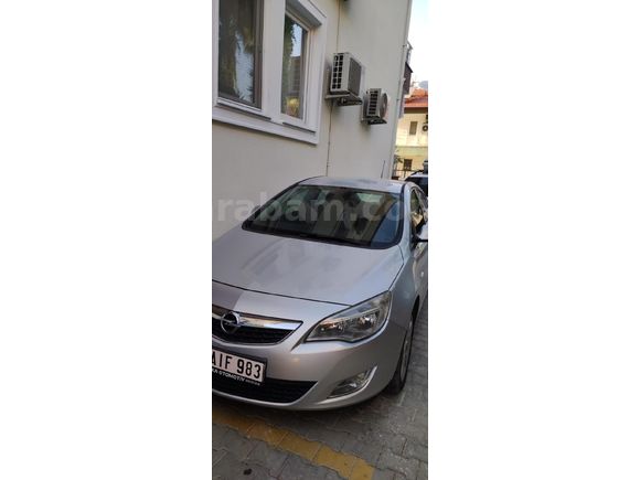 Opel Astra memurdan )