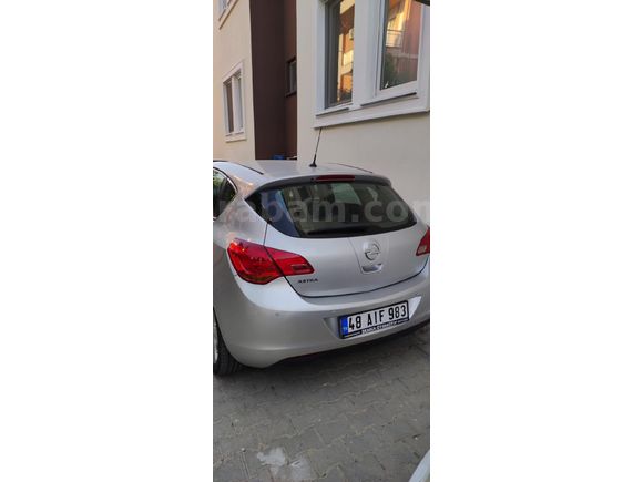 Opel Astra memurdan )