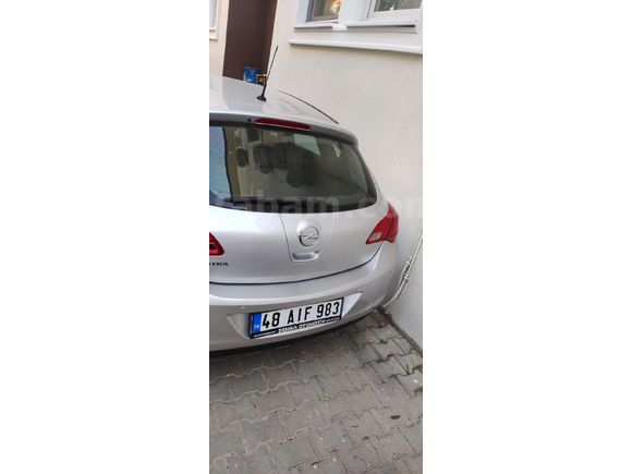 Opel Astra memurdan )