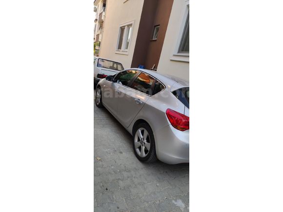 Opel Astra memurdan )