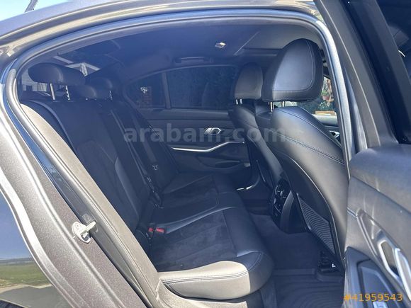 2021 BMW 320i M SPORT