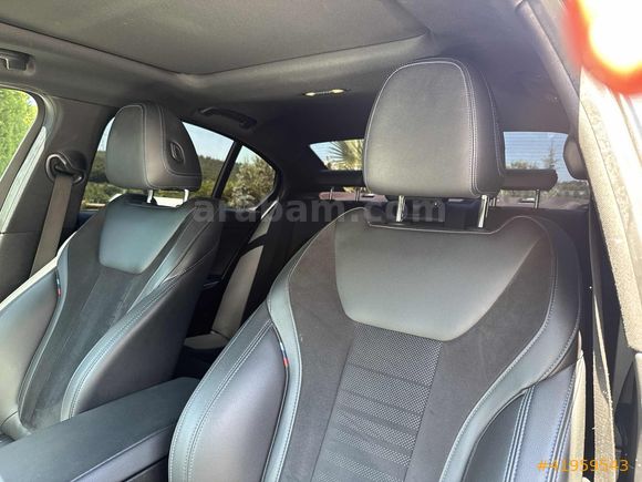 2021 BMW 320i M SPORT