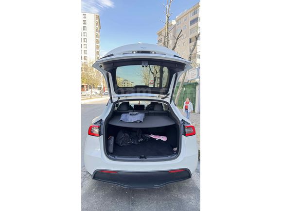 Sahibinden Tesla Model Y Long Range AWD 2023 Model  83.000 km Beyaz