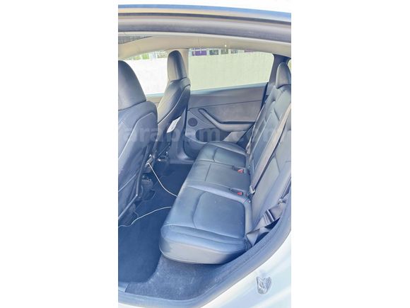 Sahibinden Tesla Model Y Long Range AWD 2023 Model  83.000 km Beyaz