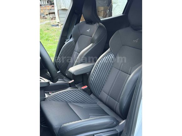 Sahibinden Renault Clio 1.0 TCe Techno Esprit Alpine 2024 Model 