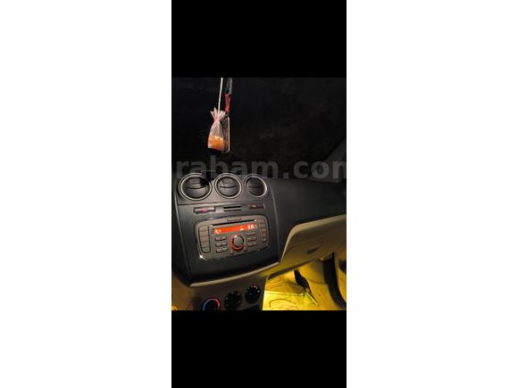 Sahibinden Ford Tourneo Connect 110PS 2011 Model