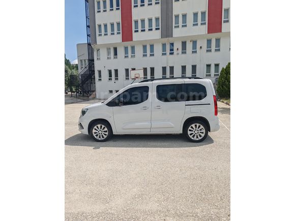 Sahibinden Opel Combo 1.5 CDTI Ultimate 2023 Model